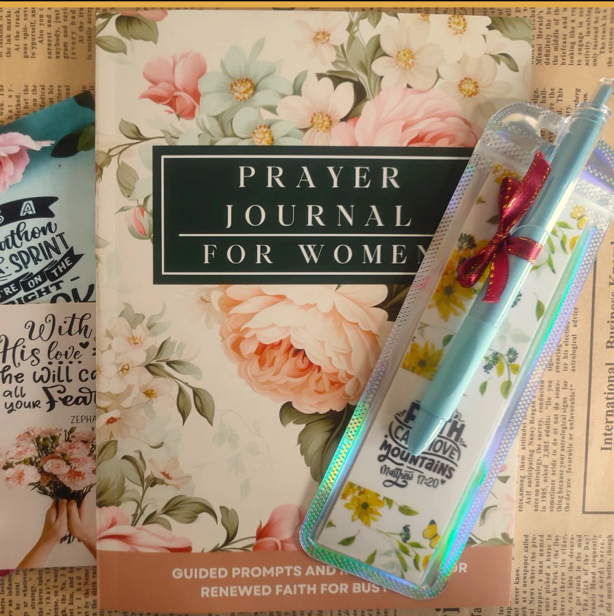 PRAYER JOURNAL AND DEVOTIONAL FOR WOMEN - Image 5